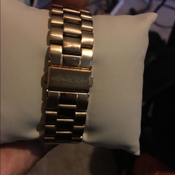Michael Kors Watch Gold - Picture 2 of 2